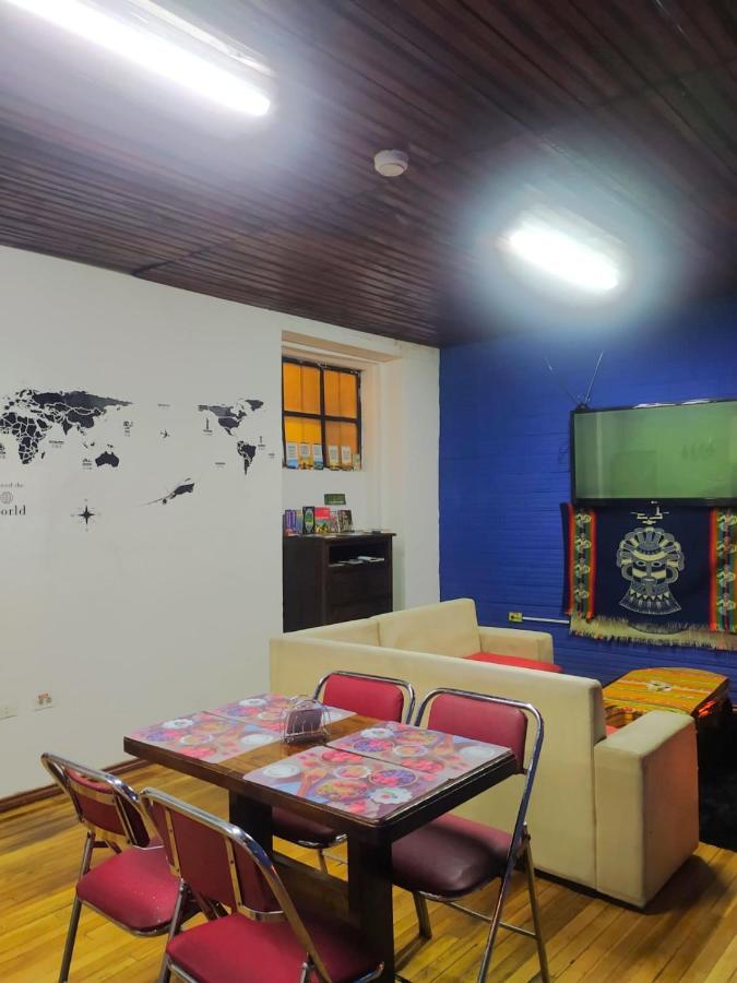 Hostal La Casa Tolena Quito - Ecuador Hotel ภายนอก รูปภาพ